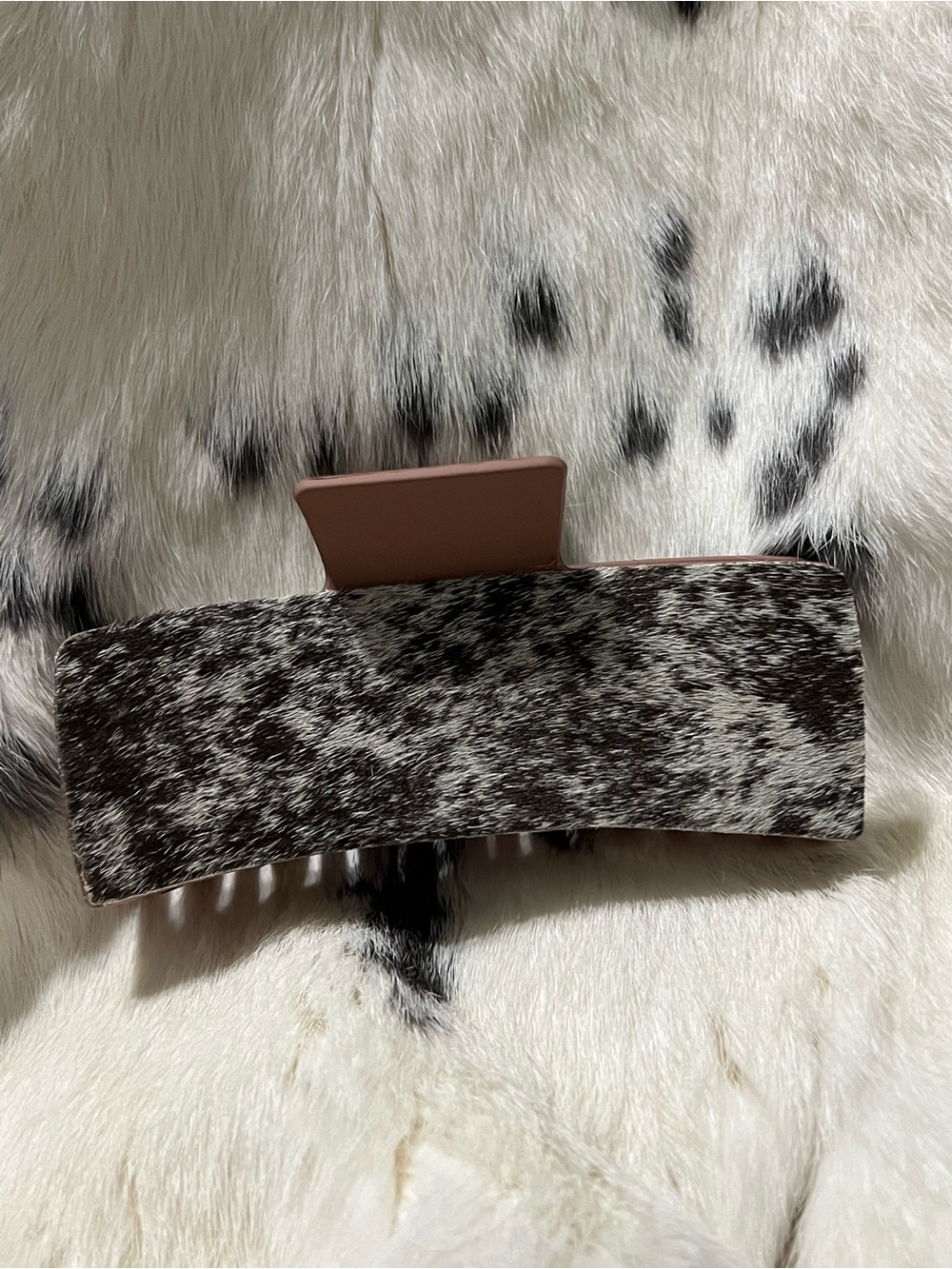 Natural cowhide Speckled Black & White Hairclip Claw